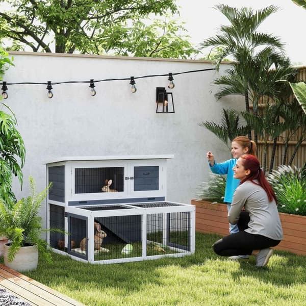 Rootz 2 Level Rabbit Stable - Hutch - Bunny House - Winter -Proof, Easy Clean - 122 cm x 95 cm x 93,5 cm