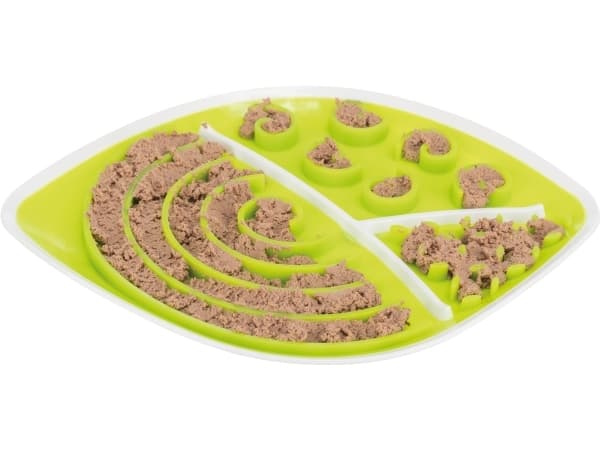 Trixie Lick'n'Snack plate, leaf, TPR/PP, 28 × 21 cm