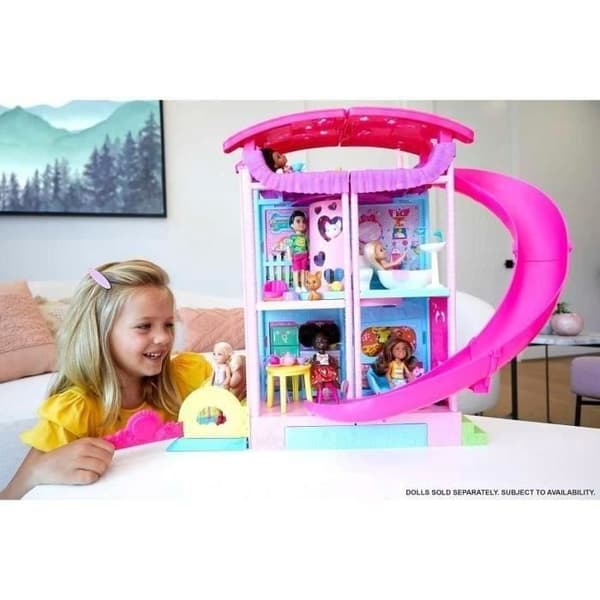 MATTEL Håller jämna steg med Chelsea och hennes Barbie-husdjur. 50 cm