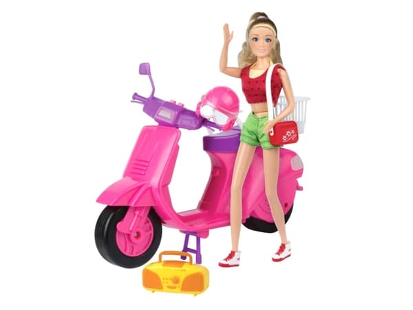 Kari Michell dukke med Scooter