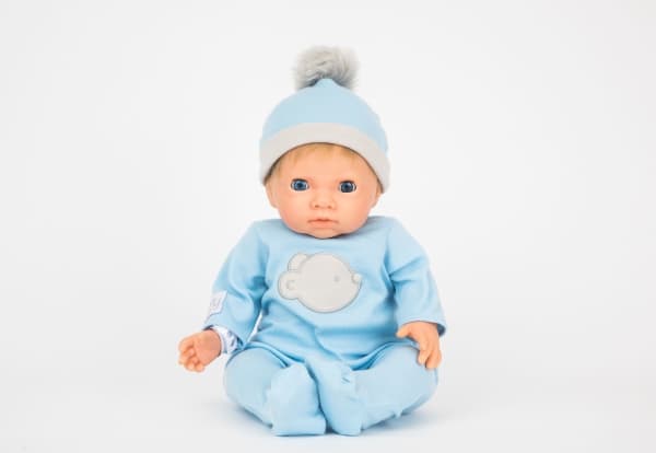 Dukke m. lyst hår og blå outfit