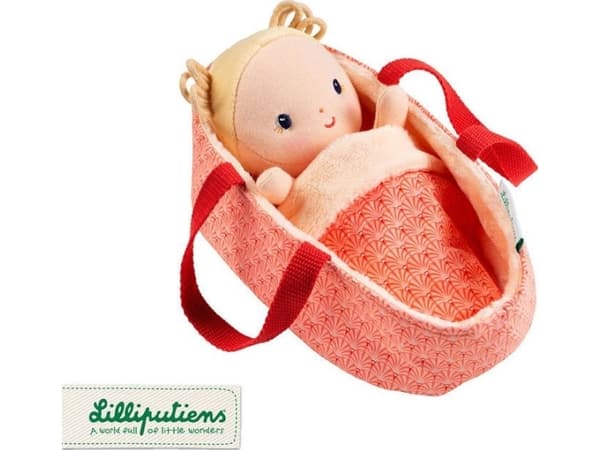 Lilliputiens Baby i en korg med kläder och filt Anais
