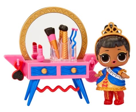 L.O.L. Surprise! Furniture Lekset med Docka S2, Her Majesty and Beauty Booth
