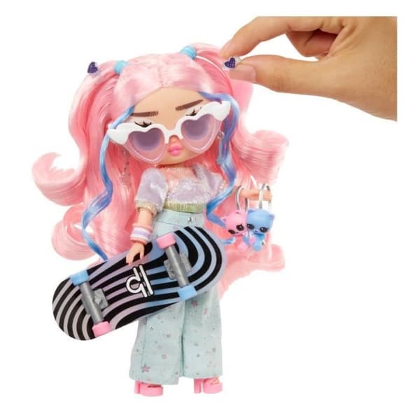 LOL Surprise Tweens - 24 cm ledad modedocka - Flora Moon - 2 outfits och flera accessoarer - Från 4 år