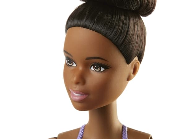 Barbie Barbie-docka GJL61 - ballerinadocka (afroamerikansk) i ballerinadräkt med tutu och spets, leksaker från 3 år