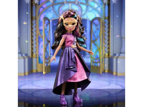 Unicorn Academy Dlx Doll Sophia Masquerade 24 cm