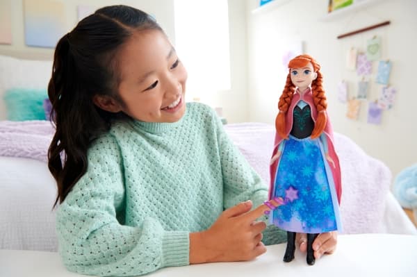 Barbie-nukke Mattel FRZ ANNA MAGIC SHIRT HTG24 WB4