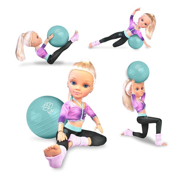 Nancy Yoga Class Dukke