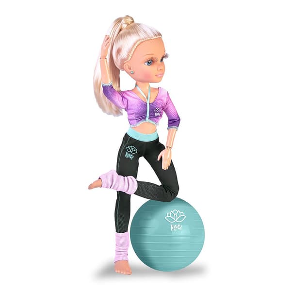 Nancy Yoga Class Dukke