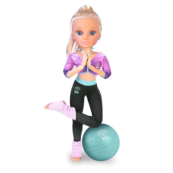 Nancy Yoga Class Dukke