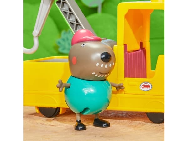 Peppa Pig Granddad Dog&#039;s Tow Truck Construction Vehicle and Figure Set, Preschool Toys for Boys and Girls 3 Years and Up