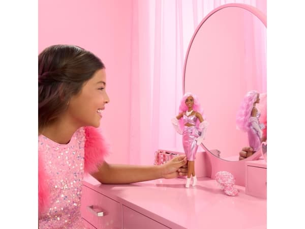 Barbie Deluxe Style Metallic Latina