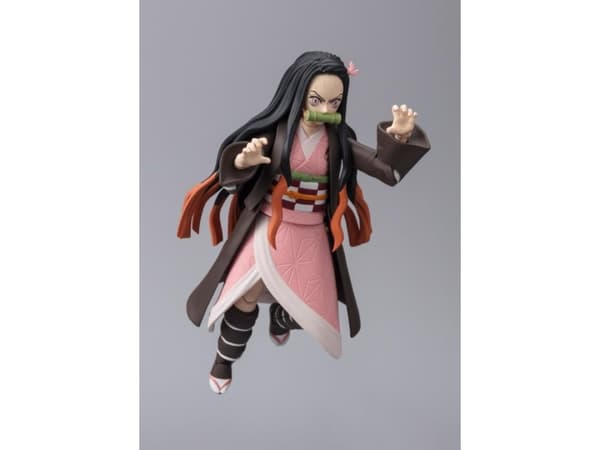 Bandai Nezuko Kamado, 4-vuotias, ruskea, vaaleanpunainen