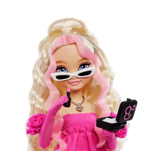 BARBIE Dream Team “Malibu” - Docka och 8 tillbehör - Barbie - HYC21
