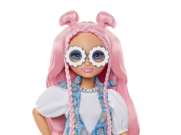Barbie Dream Besties Daisy Jean Fashion Doll with 9 DJ & Music Themed Accessories