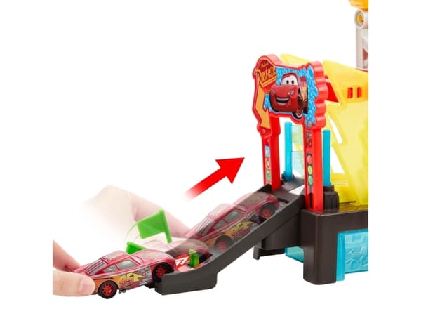Disney Pixar Cars Bilar från Disney och Pixar lekset med biltvätt som ändrar färg på bilen och gör den redo för tävling, Biltvätt, 4 År, Multifärg