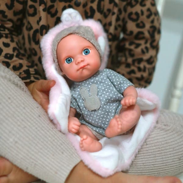WOOPIE ROYAL Första Baby Docka med Kanin Filt 23 cm