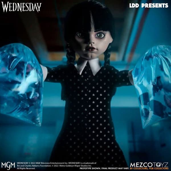 Docka - Mezco Toyz - Wednesday The Living Dead - Svart - Fina detaljer - Flexibla leder