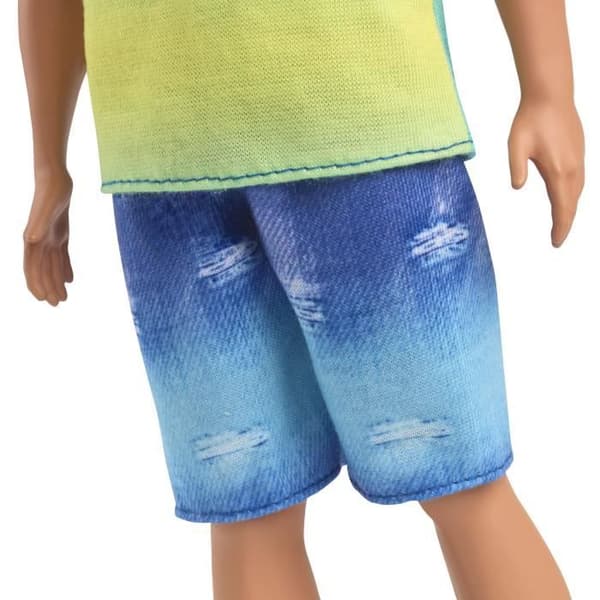 Barbie-Fashionistas-Docka Ken Med Gradient T-shirt Och Jeansshorts - 3 år+ - HYV00