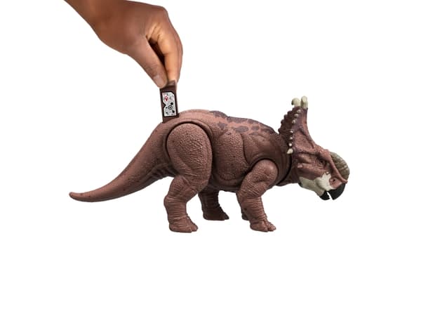 Jurassic World WILD ROAR Pachyrhinosaurus, 4-vuotias, monivärinen, muovia
