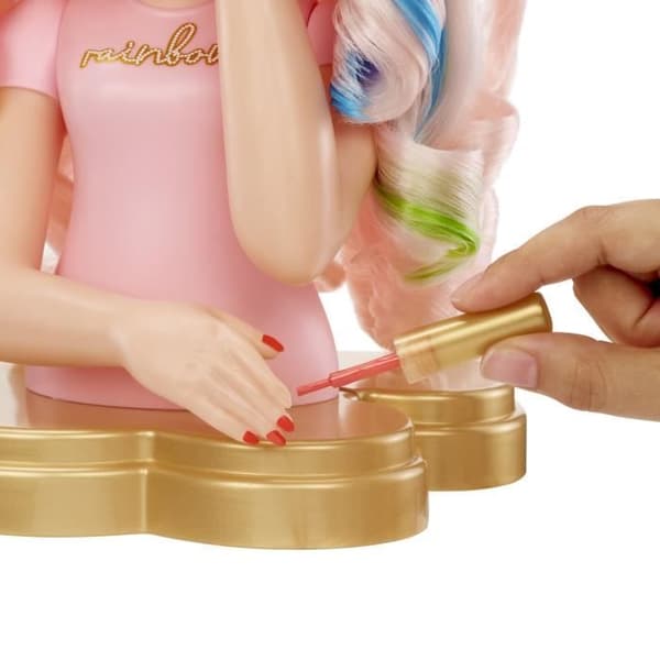 Rainbow High - Bella stylinghuvud - 33cm - Färga naglar och hår - Använd produkterna åt dig - Från 4 år