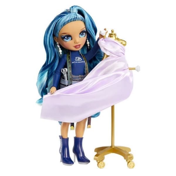 Rainbow High - Fashion Studio Couture Lekset - Poserbar Skyler Bradshaw Doll + tyger och sömnadstillbehör