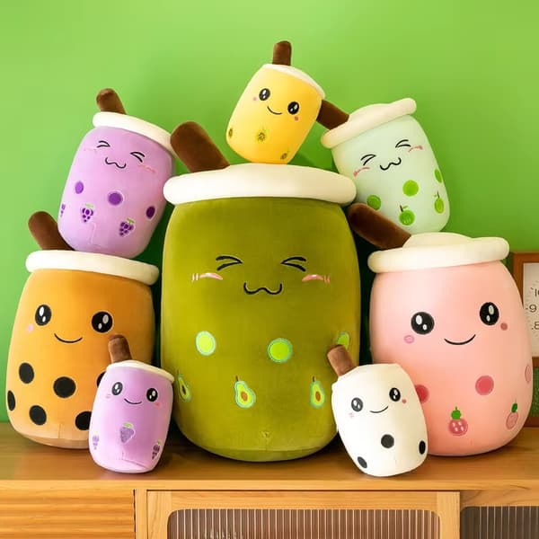 Tecknad Boba Mjukisdocka – Fruktig Bubble Tea i Plysch - Grädde 70 cm