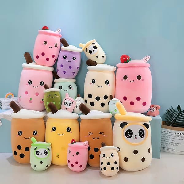 Tecknad Boba Mjukisdocka – Fruktig Bubble Tea i Plysch - Grädde 70 cm