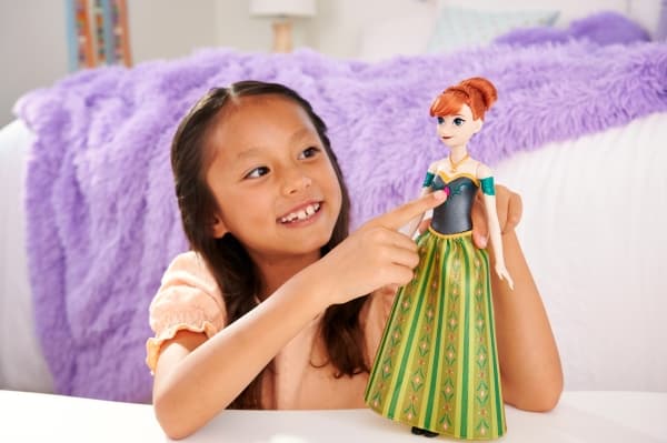 Mattel Disney Frozen Singing Anna Fashion Doll