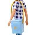 Miniatyrbild 5 av 6: Barbie Ken Campingdocka - 3 år och uppåt - Rutig skjorta, jeans, ett par tennisskor - 6 tillbehör ingår