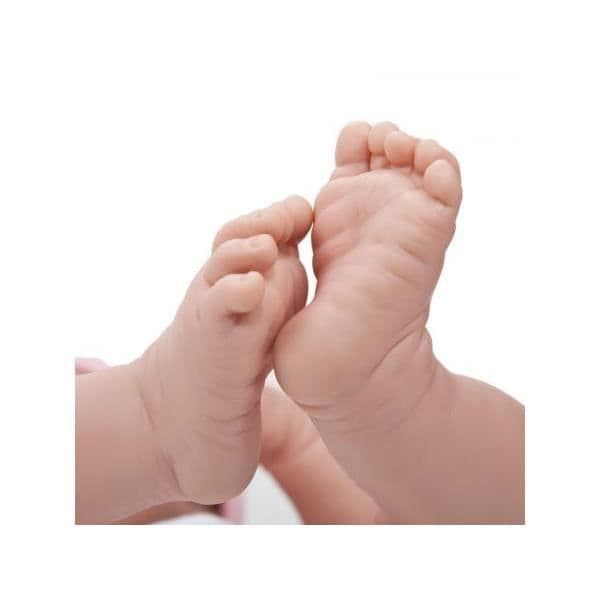La Newborn Vinyldocka med rosa outfit och filt - riktig tjej