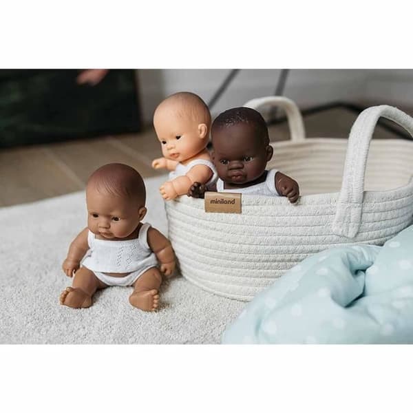 Liten pojke babydocka - 21 cm - latinamerikansk