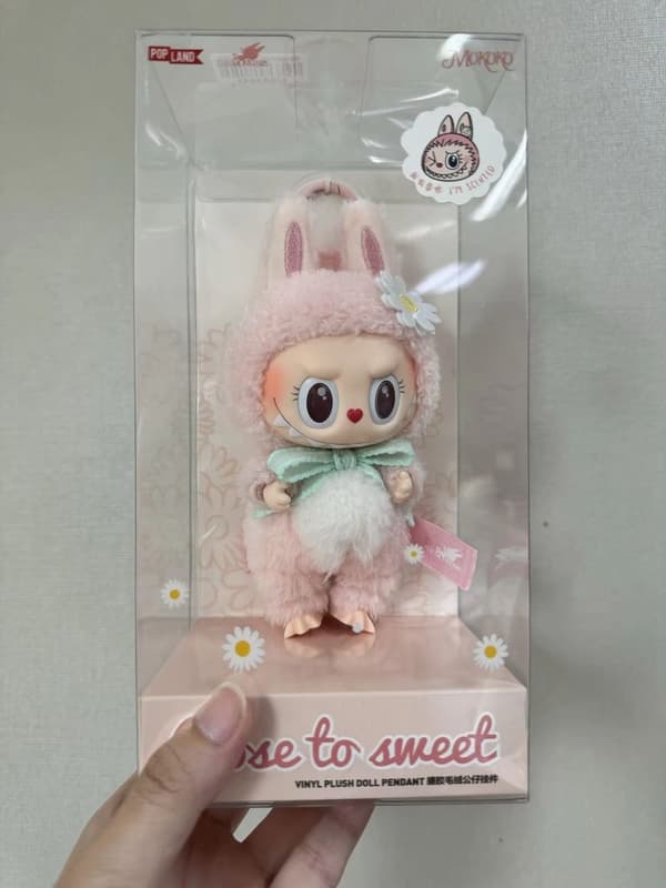 Mokoko 1:a vårblomma Sweetheart Rosa Labubu Vinyldocka Kawaii Ryggsäck Hänge Dekoration Docka Nöjespark Begränsad upplaga