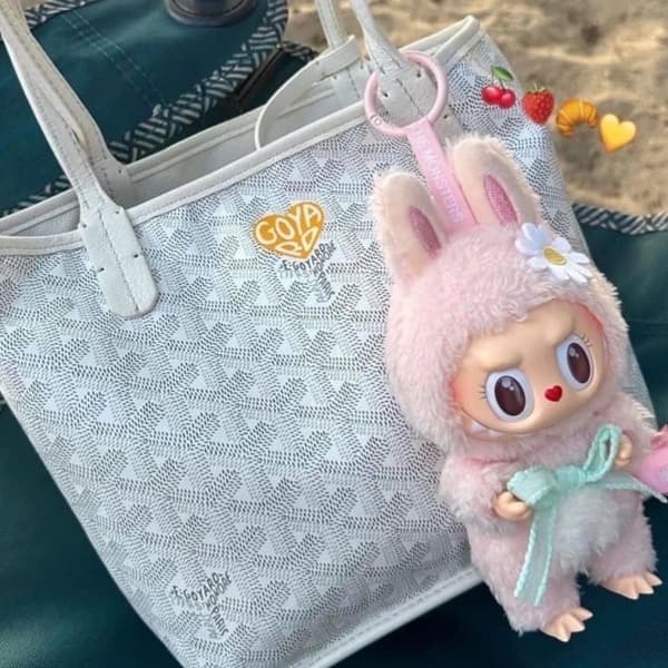 Mokoko 1:a vårblomma Sweetheart Rosa Labubu Vinyldocka Kawaii Ryggsäck Hänge Dekoration Docka Nöjespark Begränsad upplaga
