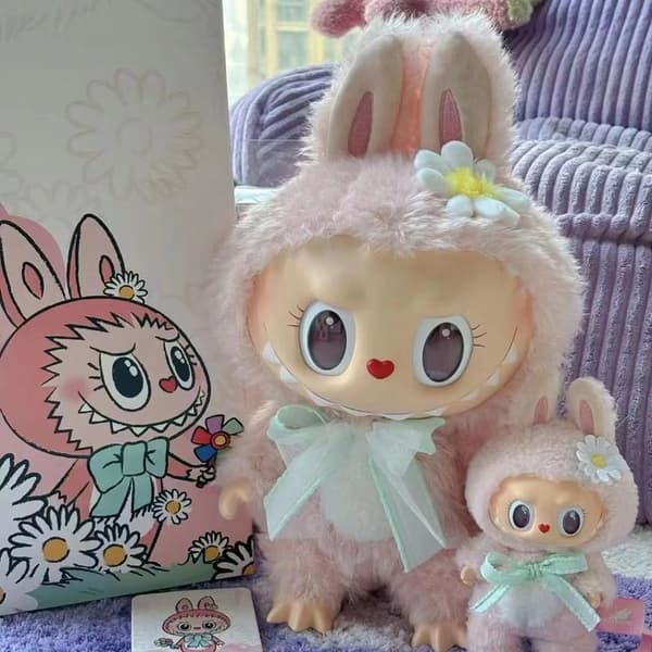 Mokoko 1:a vårblomma Sweetheart Rosa Labubu Vinyldocka Kawaii Ryggsäck Hänge Dekoration Docka Nöjespark Begränsad upplaga