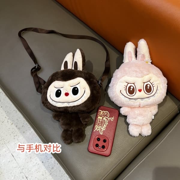 2025 Labubu Shouderväska Söt tecknad docka Ryggsäck Ny student Crossbody-väskor The Monsters Outdoor Travel Bag Toy