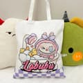 Miniatyrbild 11 av 11: Lisa Same Labubu Canvas Bag Kvinna Söt Tecknad Shopping Handväska Casual Student Axelväska The Monsters Crossbody Väskor
