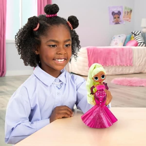 LOL Surprise OMG - 24 cm modedukke - Neonlicious - 2 outfits med kam og tilbehør - Fra 4 år