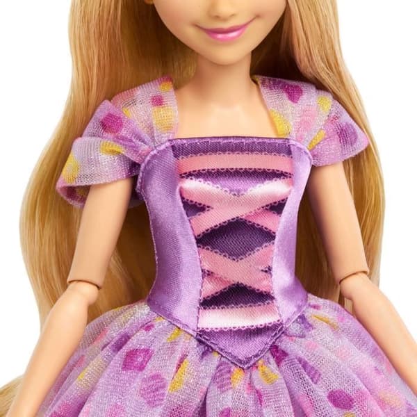 DISNEY PRINSESSER Rapunzel Födelsedagsfestdocka Inspirerad av filmen - HYC38