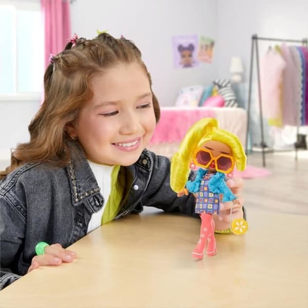 LOL Surprise Tweens - 24 cm leddelt modedukke - Hana Groove - 2 outfits og diverse tilbehør - Fra 4 år