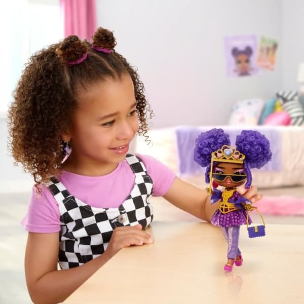 LOL Surprise Tweens - 24 cm ledad modedocka - Cassie Cool - 2 kläder och diverse accessoarer - Från 4 år