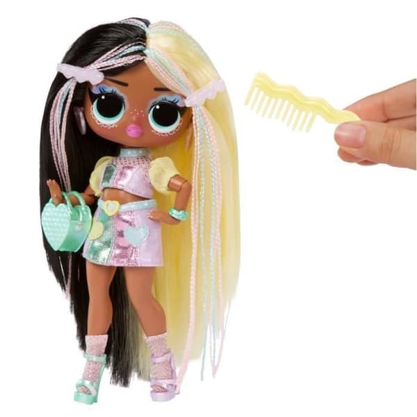 LOL Surprise Tweens S4 docka - Darcy Blush docka 17 cm - Överraskningstillbehör