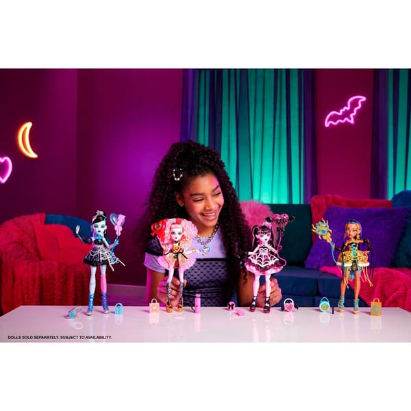 Monster High Scary Sweet Birthday 1600 Draculaura doll