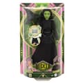 Miniatyrbild 2 av 6: Mattel Wicked Sjungande Elphaba Docka med Utklädnad och Tillbehör - Wicked - HYM40