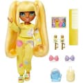 Miniatyrbillede 2 af 5: Pyjamasfest til juniorhøjskolen - 22 cm leddelt modedukke - Sunny (gul) - Mange tilbehør - Fra 4 år