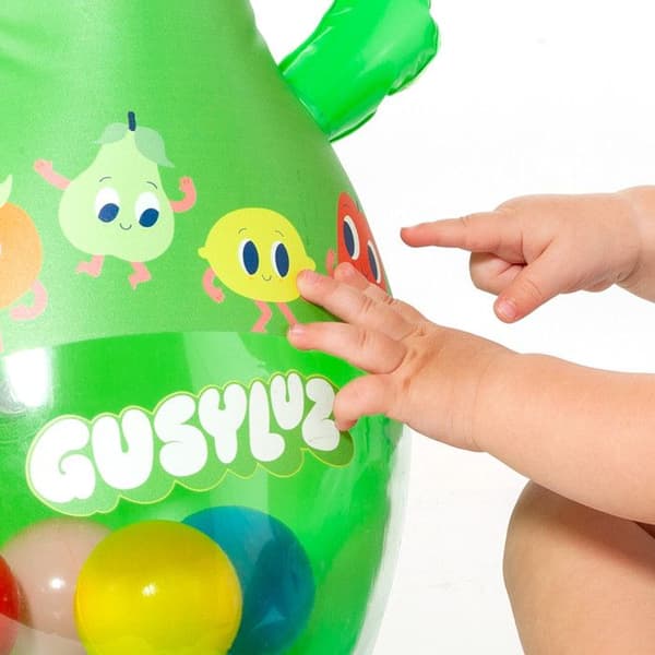 Mycket Culbuto Gusy Luz med Färgade Bollar