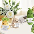 Miniatyrbild 7 av 8: OBOSOE Positiv Potatis Tykla Doll,Emotionellt Stöd Tykla Gåva,3PCS Stöd Grönsaker och frukt Stickade dockor med positivt kort