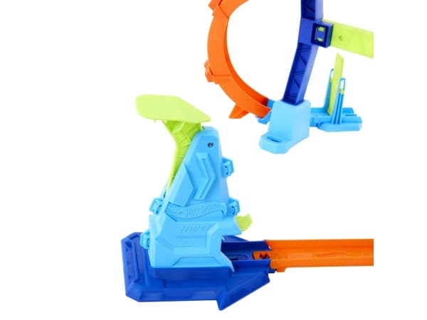 Hot Wheels Stunt Tracks Corkscrew Jump Champion