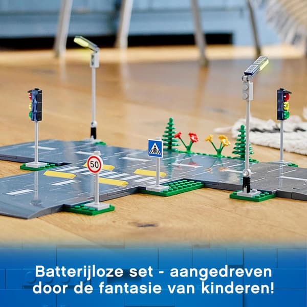 LEGO City 60304 LEGO® CITY Crossroads liikennevaloilla (60304)