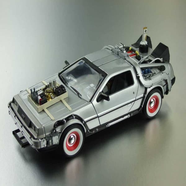 Welly Takaisin Tulevaisuuteen Replikoauto Delorean 3 1/24 Monivärinen